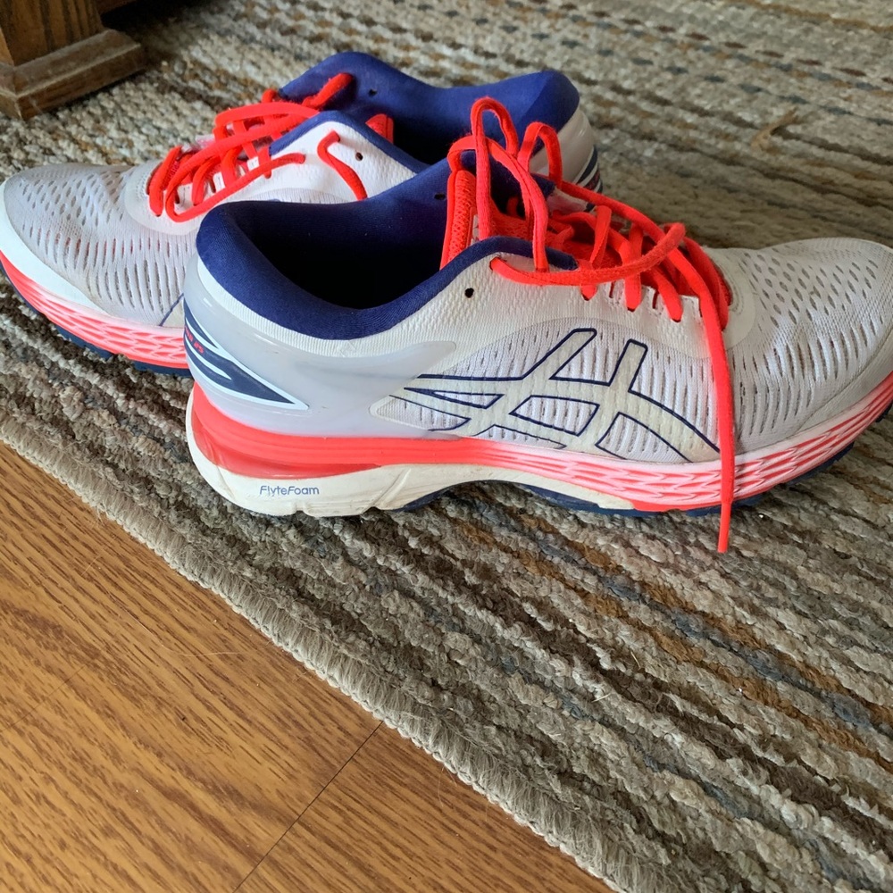 ASICS GT 2000